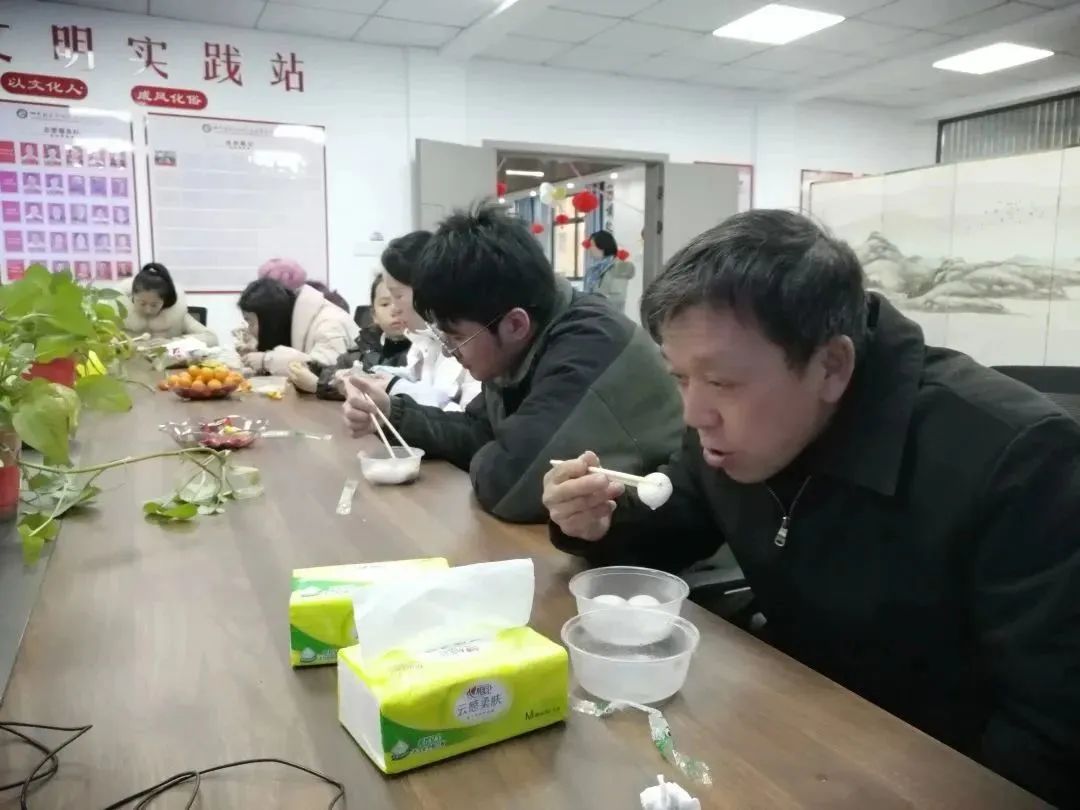 包饺子、吃汤圆、猜灯谜，余江多地欢乐迎元宵