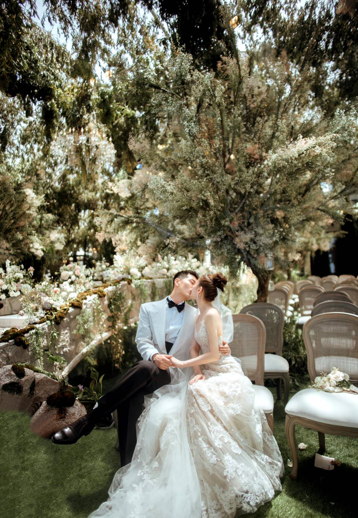 何超莲婚礼誓词曝光，感谢窦骁对自己的无限包容，要生一支足球队