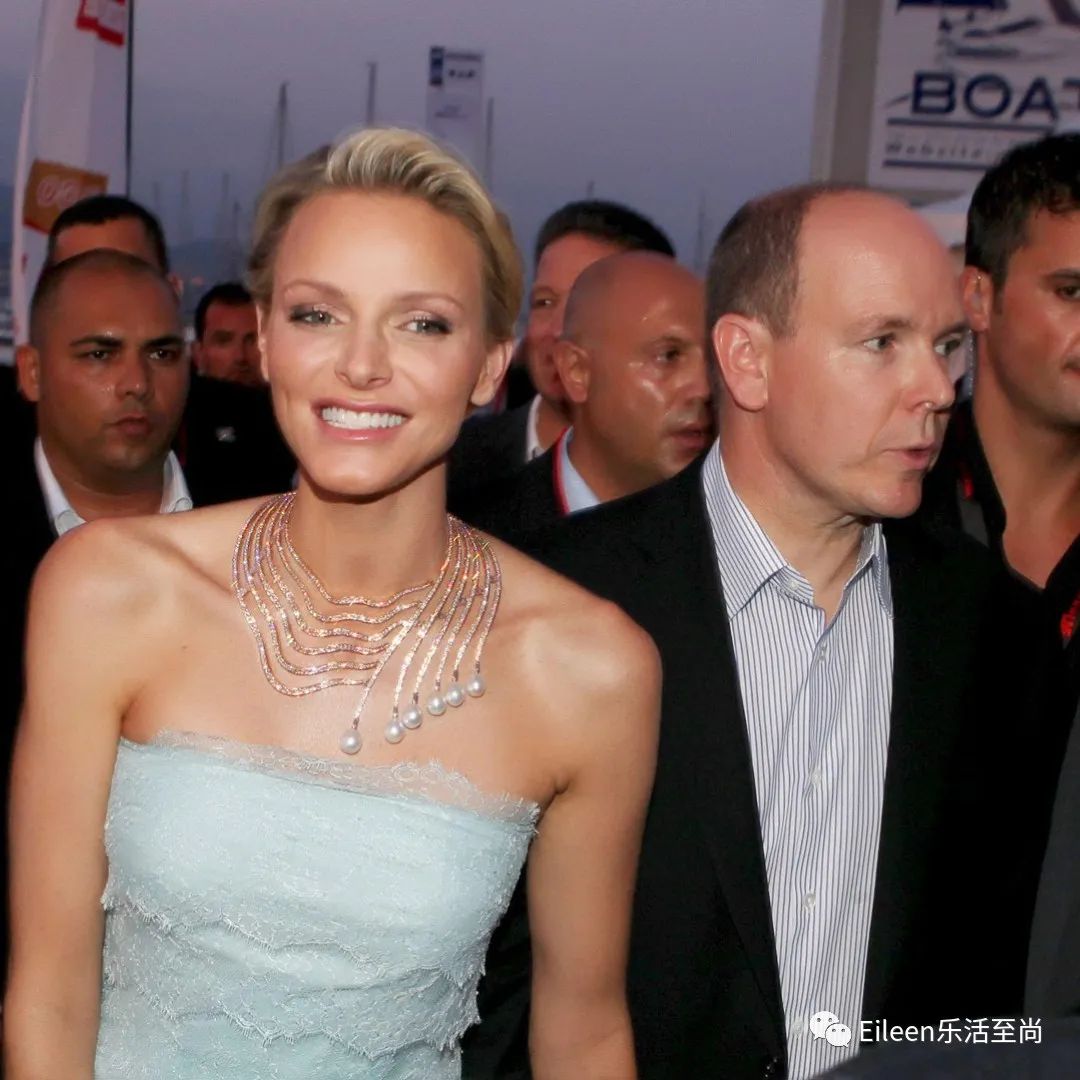 收钱才不离？70亿豪门夫妇为什么难破婚变传言？