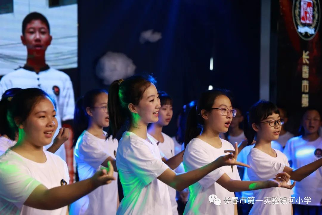 小学毕业典礼的超燃视频,最棒的小学毕业典礼