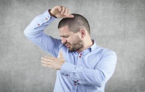 老外百分之99的人都有狐臭吗,欧美人是不是狐臭都很厉害