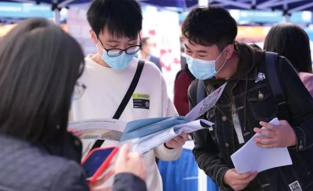 中国邮政往届大专招聘,中国邮政本科生最新待遇