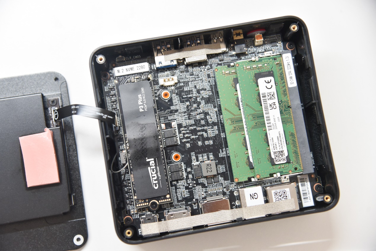 放弃台式，巴掌大零刻SER55500U打造简洁桌面，性能不输传统电脑