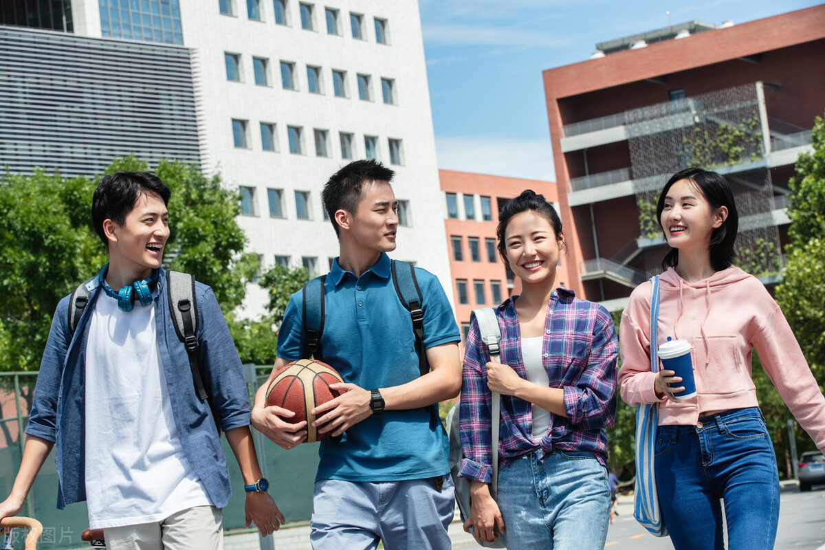 分手前任还看对方动态是什么情况,分手了你们会让前任看你的动态吗