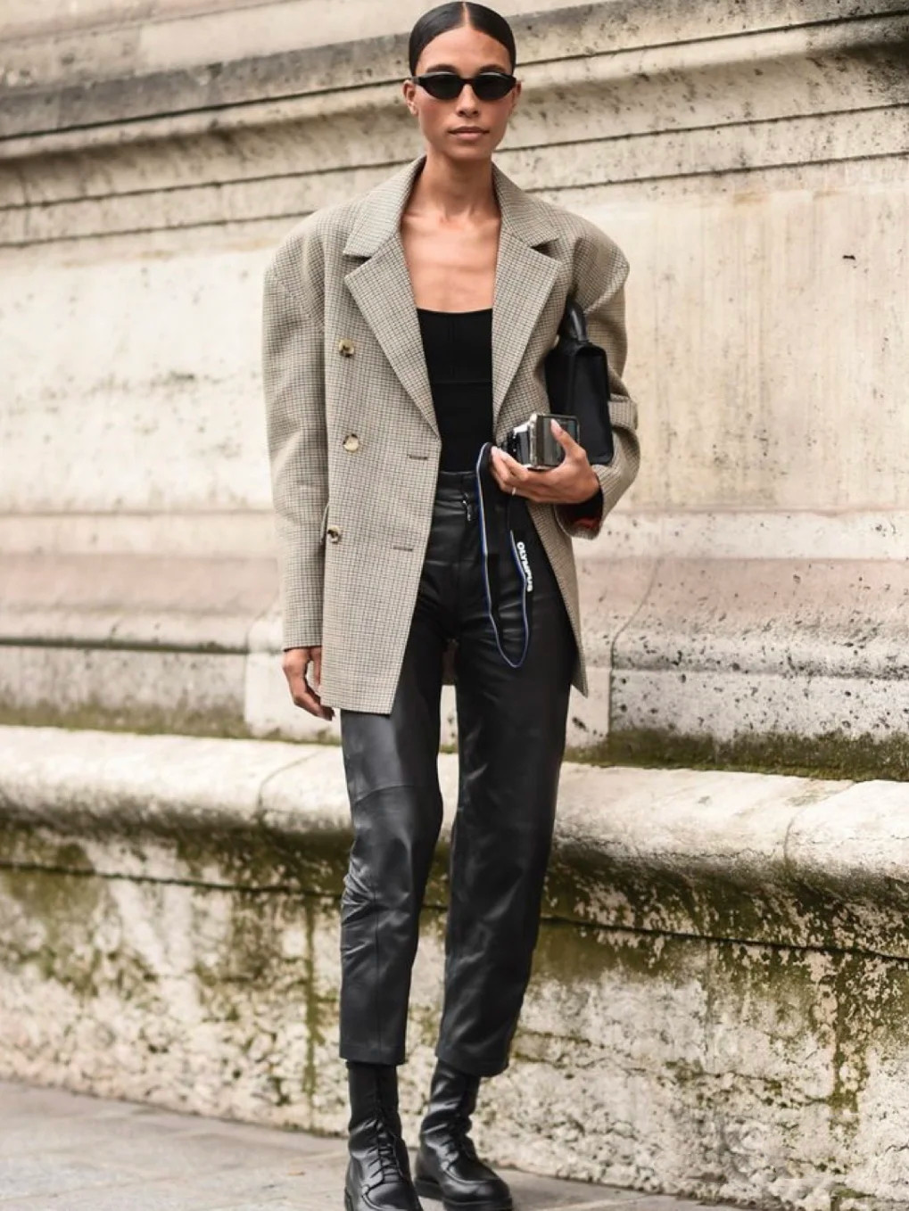 垫肩大西装时髦吗,红色西装时髦洋气