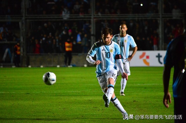 梅西成长历程简短,梅西成长经历照片和解析