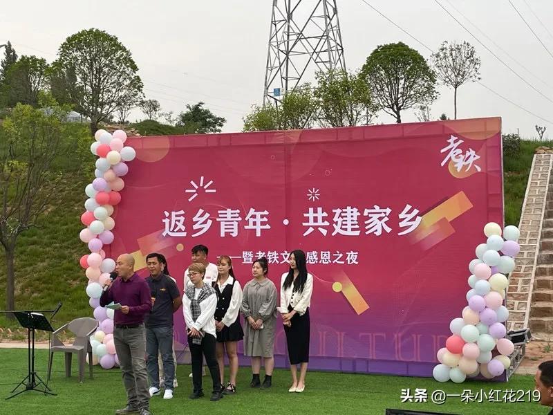 你说咋处理？三名青年返乡创业，贫穷老人几次三番背着背篼来偷