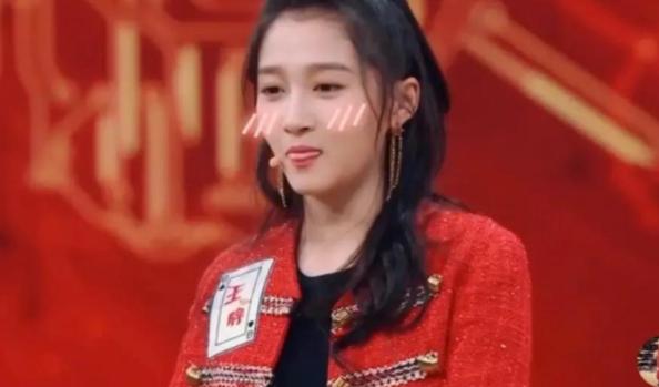 鹿晗关晓彤自交往以来备受争议,鹿晗关晓彤公开恋情前的回顾