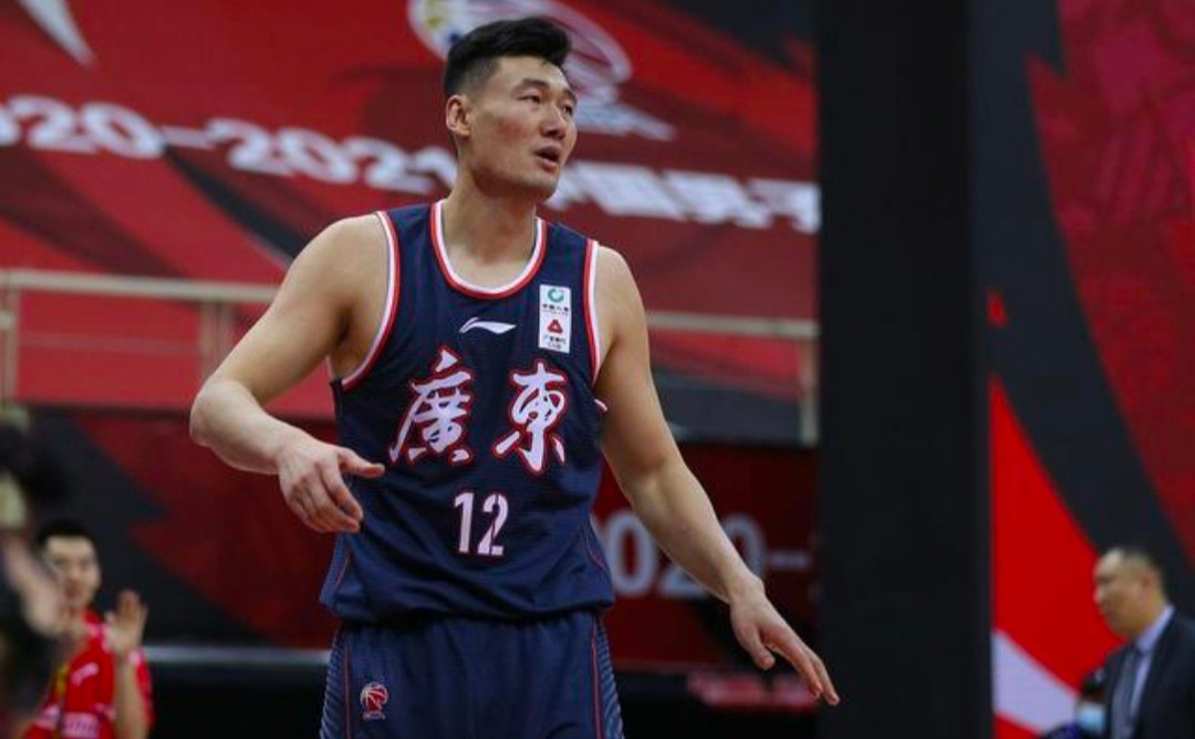 CBA快讯：广东两小将加盟*疆新**，霍楠离开同曦，苏伟确定续约