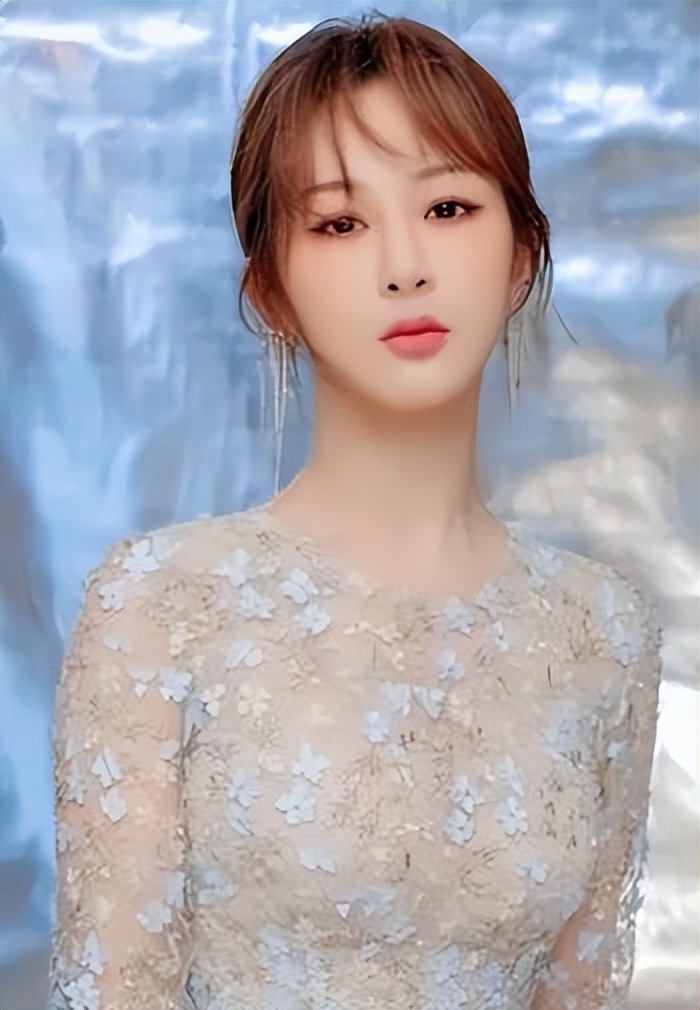 杨紫富婆,杨紫从资本弃女到十亿福星的逆袭