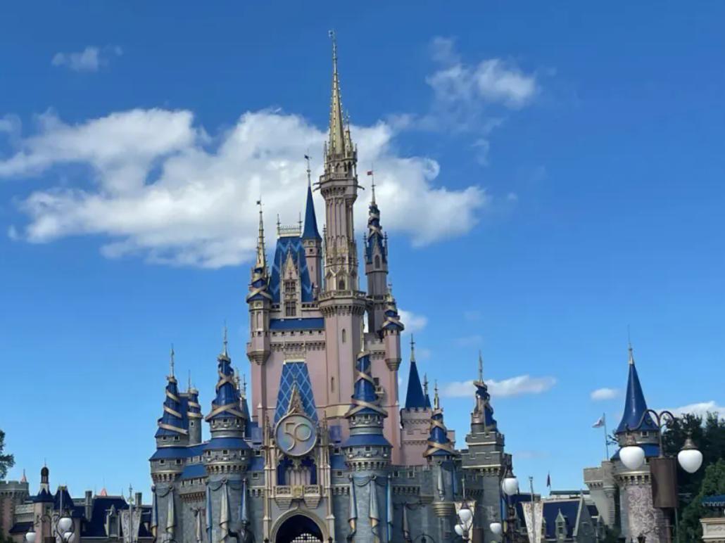 迪士尼乐园在中国有几家,迪士尼乐园为什么在中国只有一个