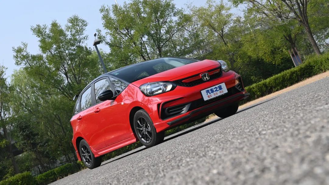 四代飞度大尾翼,新款飞度尾翼