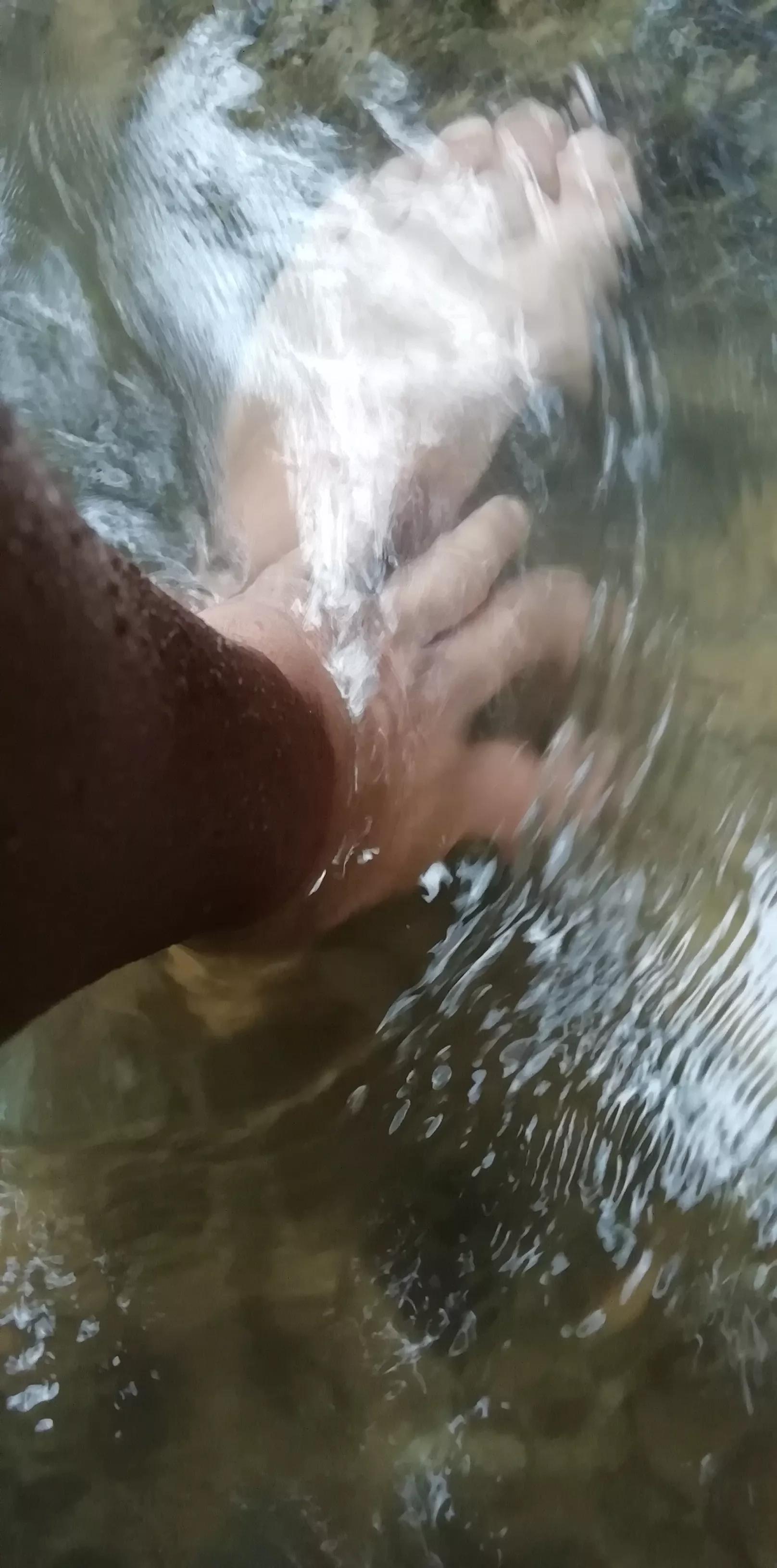 溯溪攀爬,溯溪徒步露营