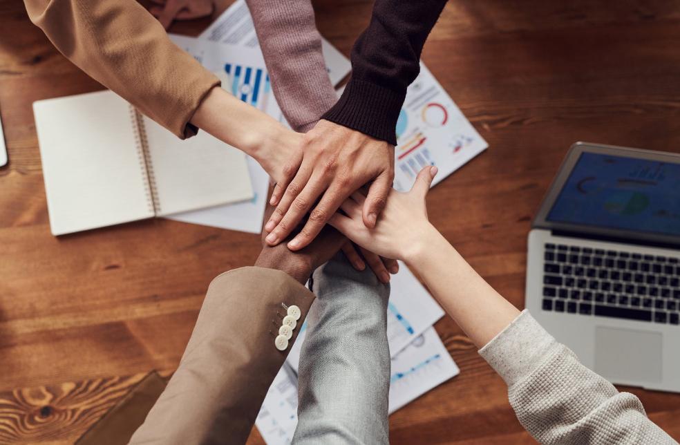 团队合作游戏活跃气氛团建方案,公司团建适合7个人的团队游戏