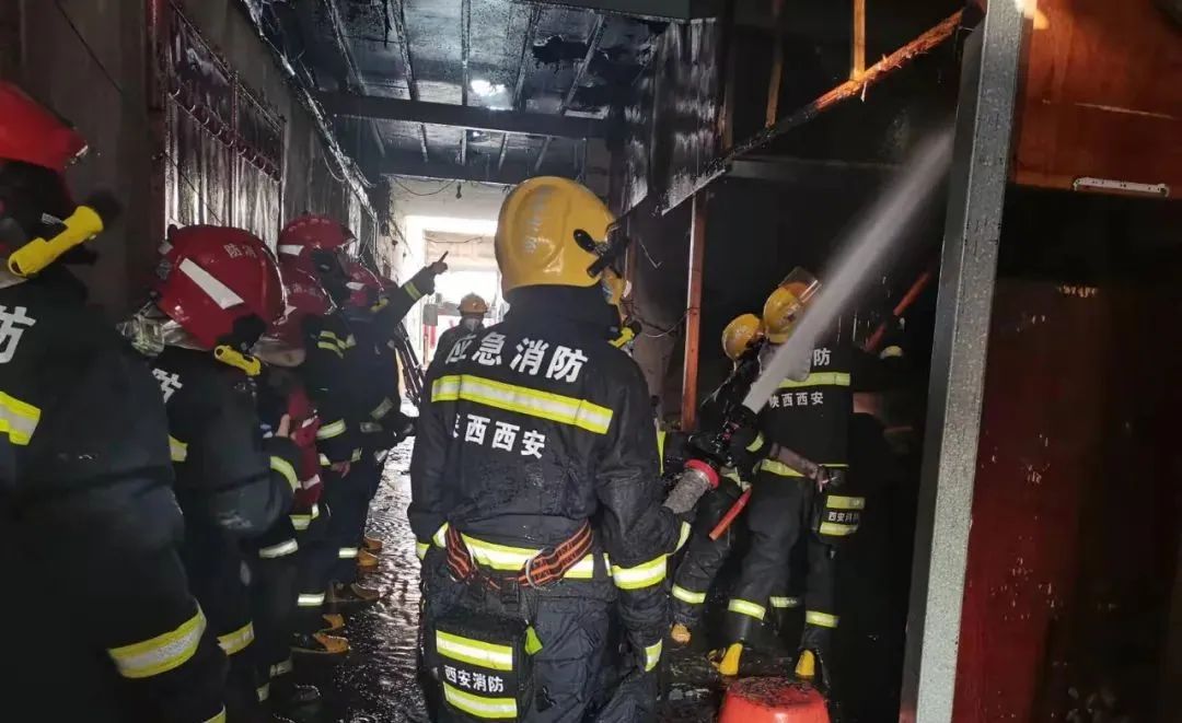 火灾事故厨房,西安一居民楼发生火灾官方通告