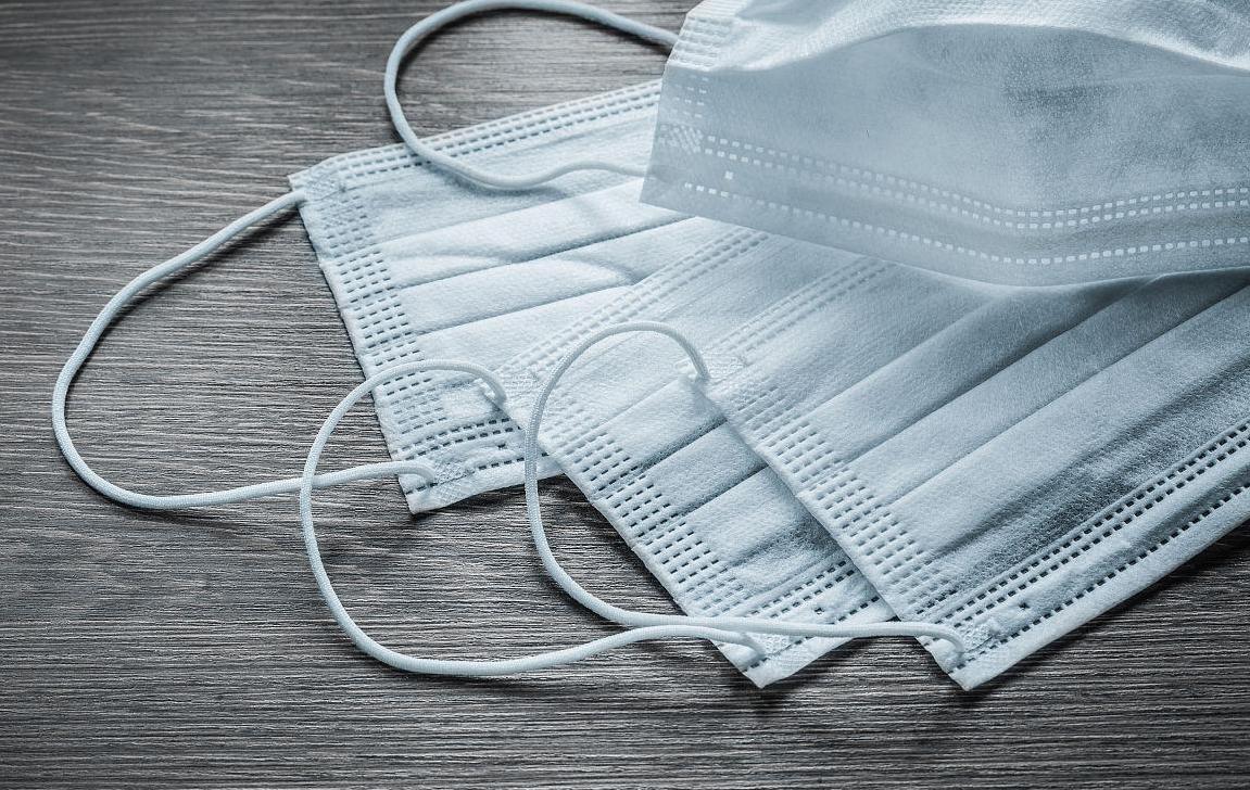 口罩褶皱怎么叠,口罩环形怎么卷