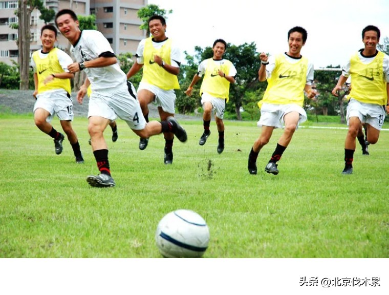 周末和孩子做有意义的事情,带孩子看足球应该了解的足球常识