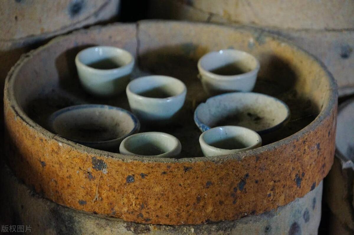 三国名将在墓里出土文物,哪位三国名将的墓中发现了木屐