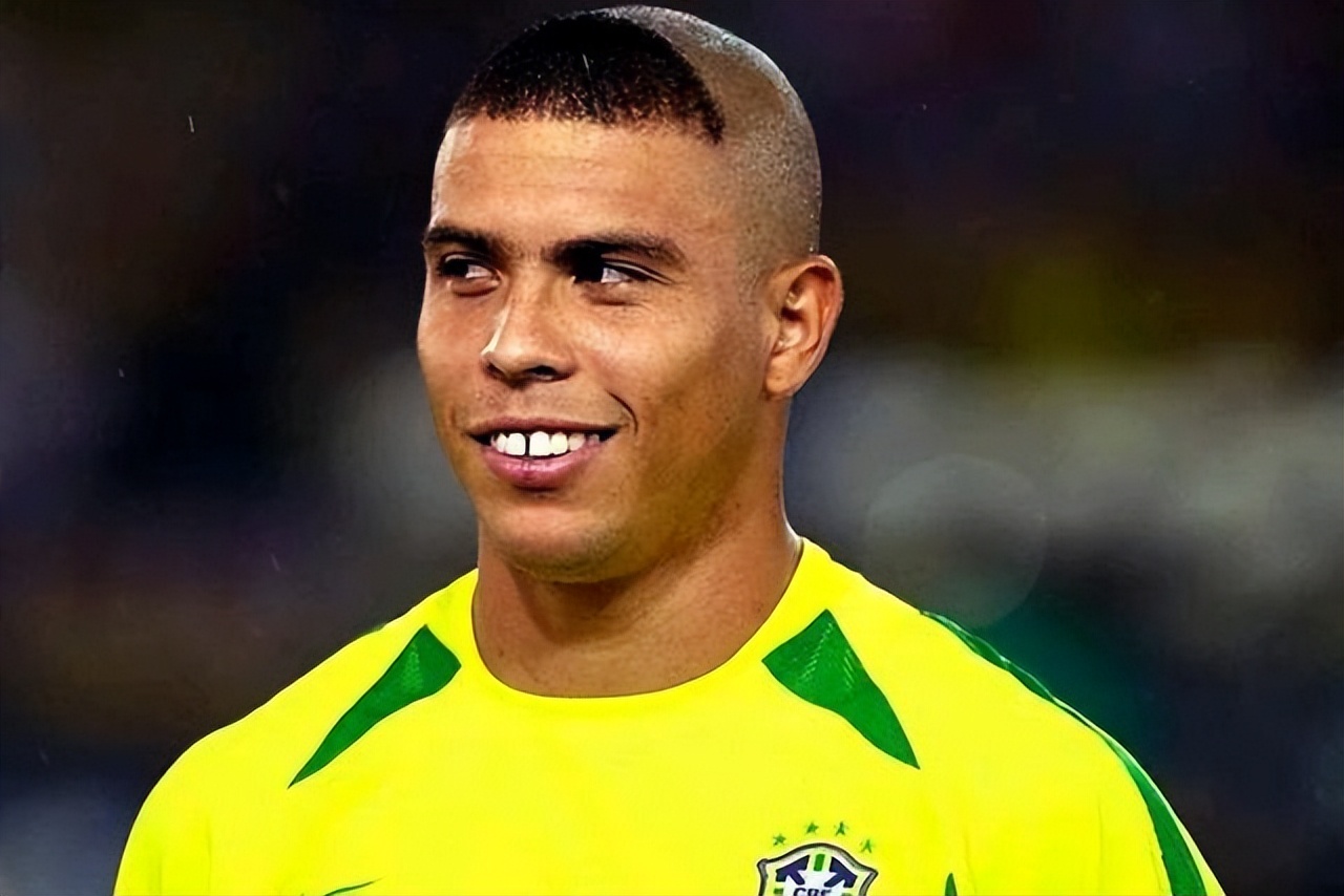 2002世界杯罗纳尔多发型什么寓意,罗纳尔多阿福头型是模仿谁