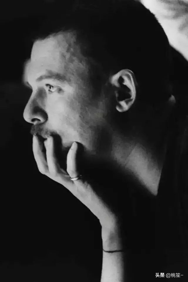 麦昆alexandermcqueen怎么穿,麦昆ALEXANDERMCQUEEN新款套装