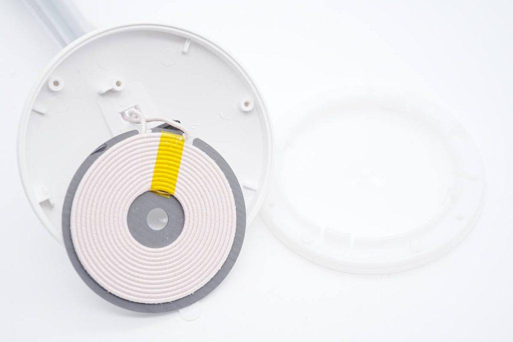 磁吸无线充电宝拆机测评,苹果原装磁吸充电器拆解