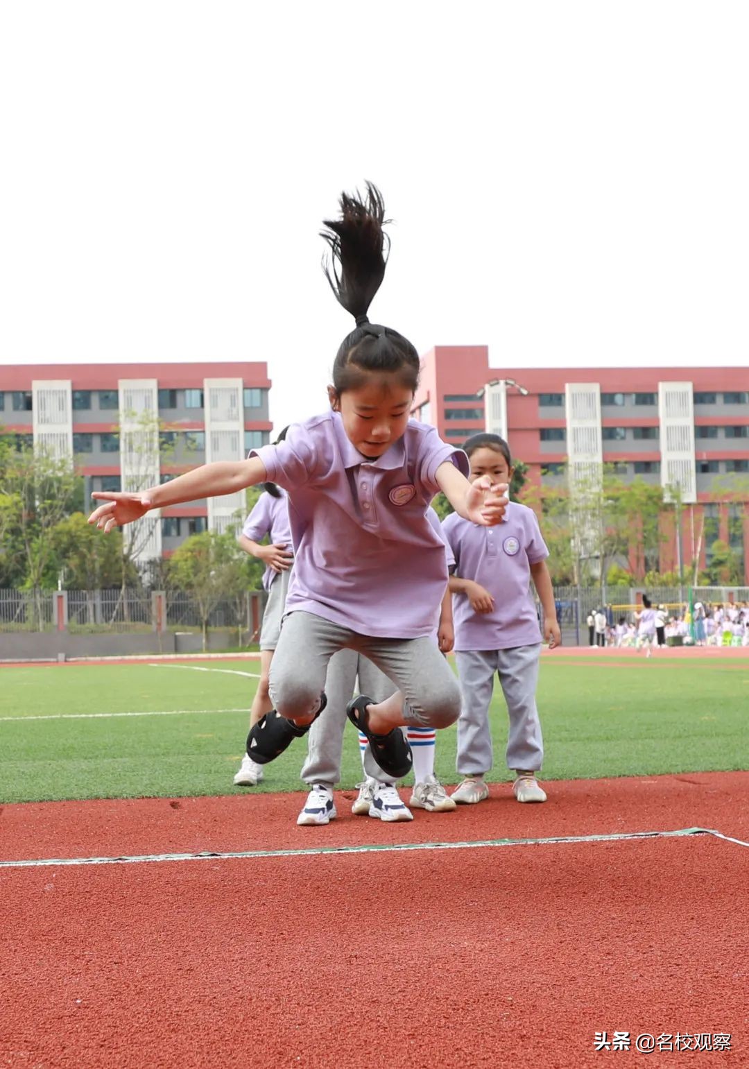 六年级女生立定跳远两米什么水平,小学四年级女生立定跳远最好成绩
