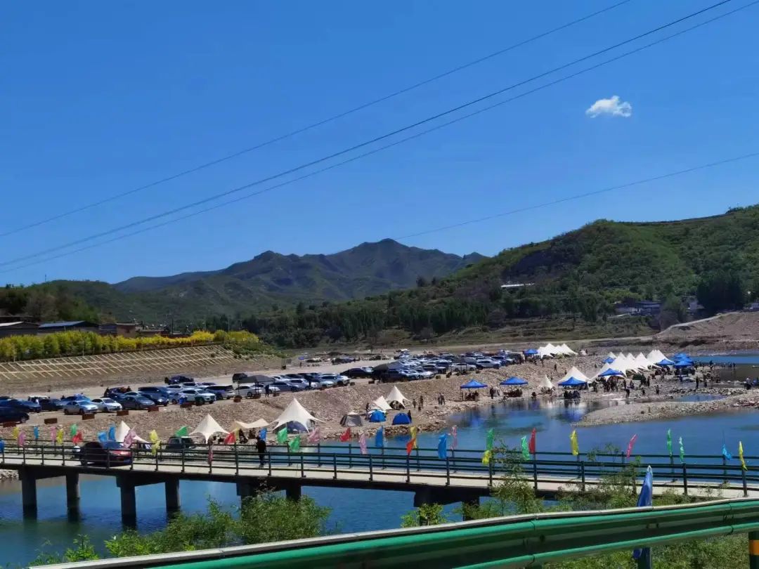 小山村飞出金凤凰,国家级贫困县飞出金凤凰