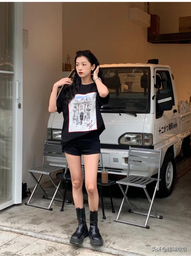 洋气时髦短裙短裤,穿短裙怎样穿显腿又长又细