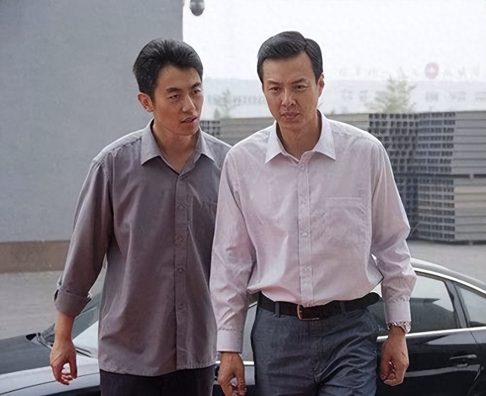 因穷被老婆嫌弃一怒之下继承家族,因为穷被女友抛弃逆袭