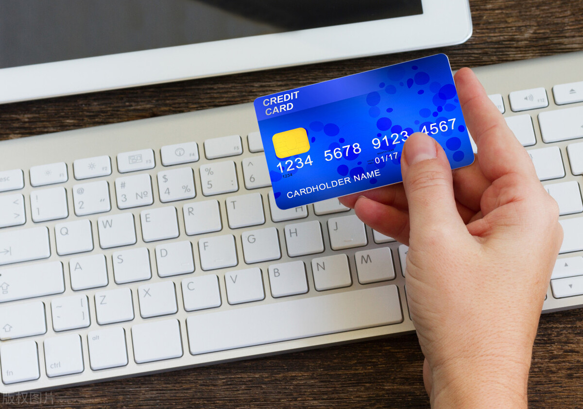 代还信用卡佣金骗局揭秘,信用卡代还业务潜藏风险