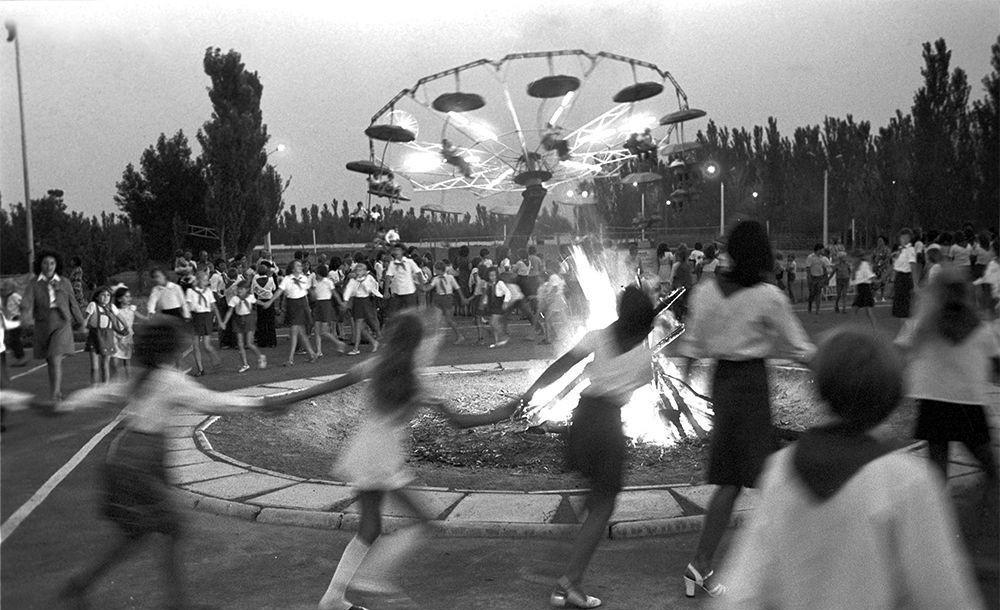 亚速钢铁厂有多少职工,亚速钢铁厂工人