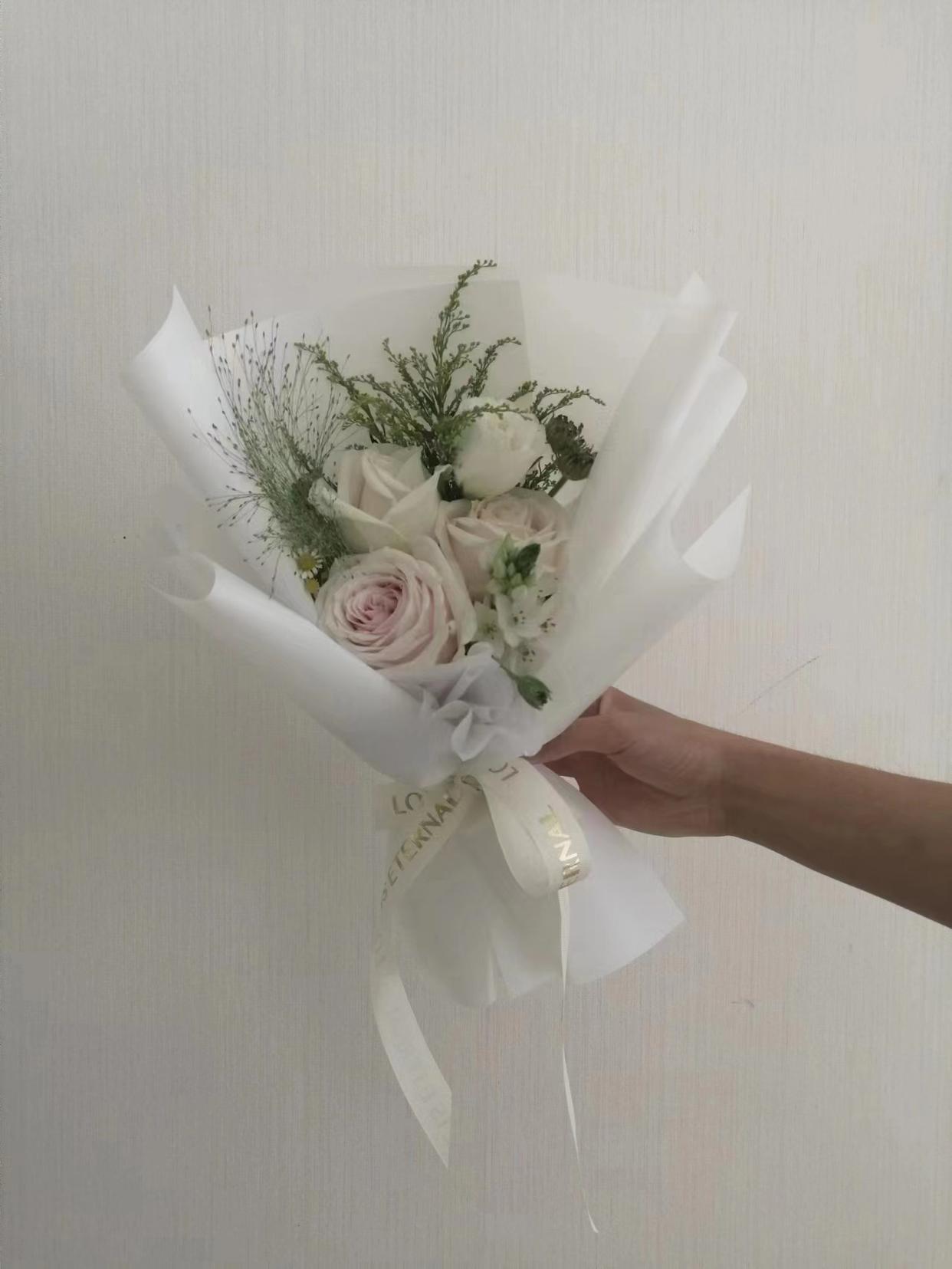 闺蜜生日花束最新款网红礼盒,送闺蜜生日花束最新款网红