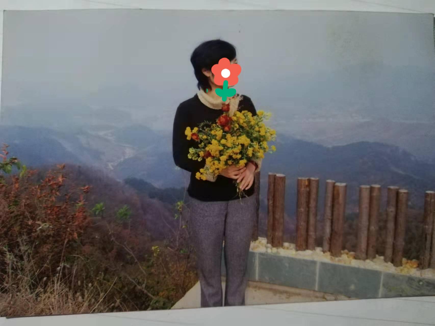 我，湖北武汉人，语文老师，有34年教学经验，月薪才5000元