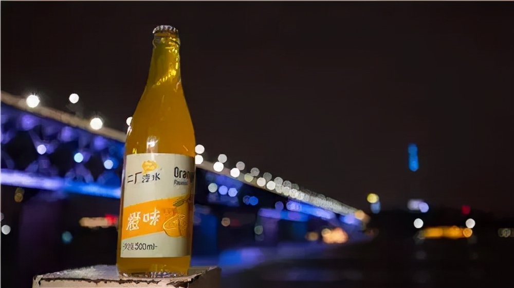 好物之国货志丨用一瓶汉口二厂汽水,“复活”老武汉的味道
