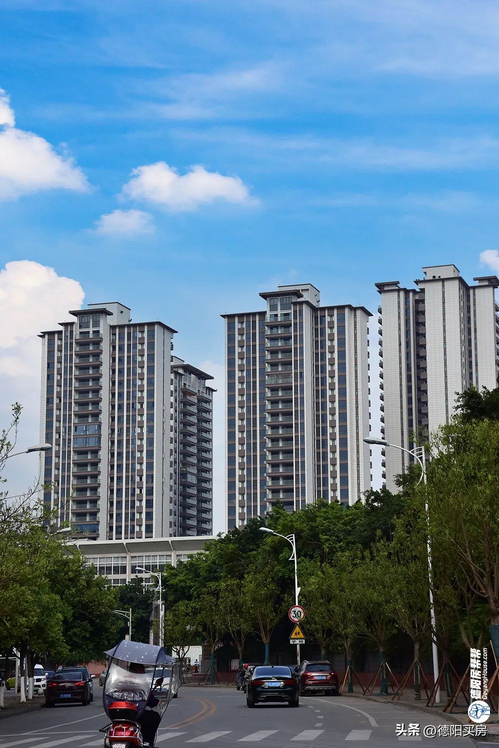 连续两年登顶,连续两年登顶老爷山