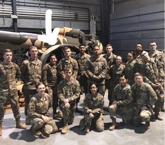 美国女兵惨死军营,“所有同事都性侵我”,官方称其自杀