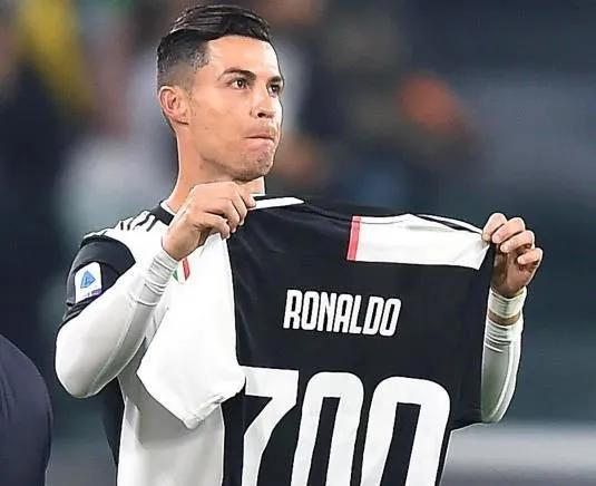 绝代双骄c罗和梅西到底谁更强,足球绝代双骄c罗与梅西对决