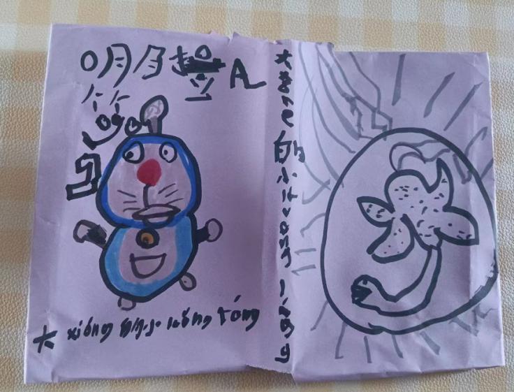 熊孩子用奶奶钱买奥特曼卡,10岁小朋友花9800买奥特卡