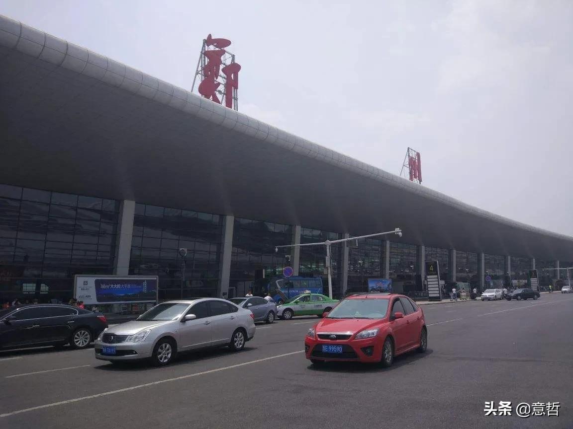 郑州东站不愧是最大的交通枢纽,郑州是交通枢纽吗