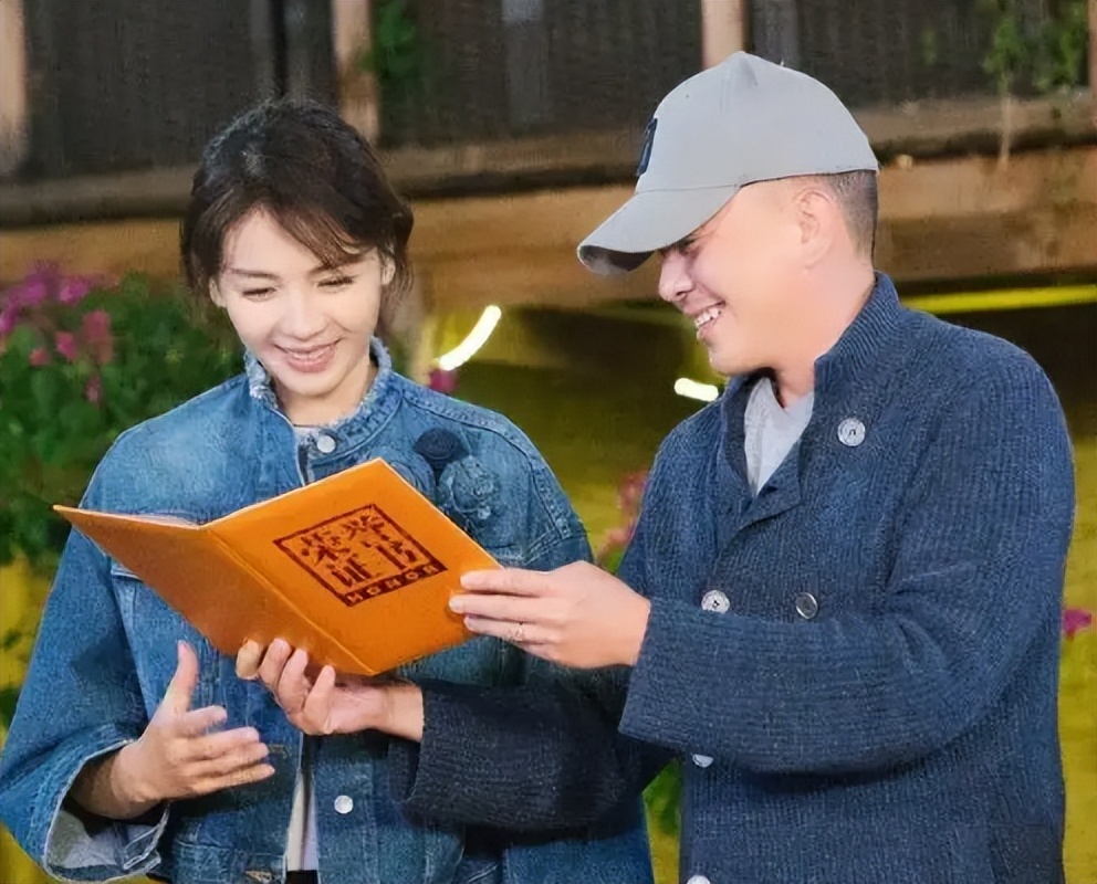 被“贤妻”*绑捆**的人生：刘涛曾经有多风光，现在就有多失意