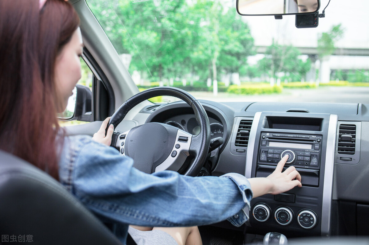 手动挡起步熄火如何快速起步,手动挡新手起步技巧视频教程