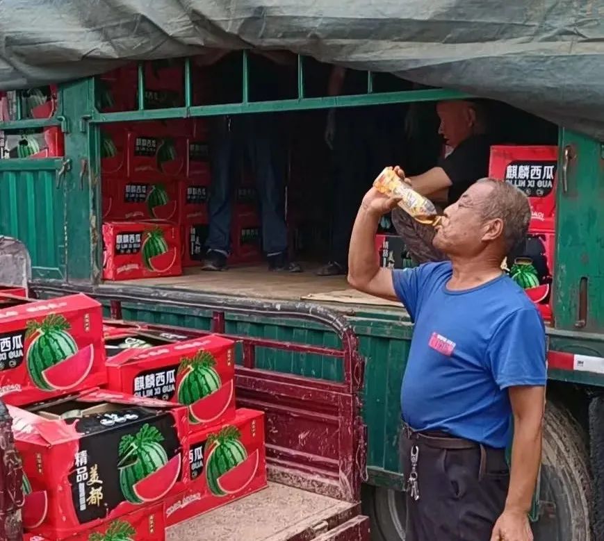 太忙，一天给6个客户发货200吨，甘肃平凉50岁水果代办的生意技巧
