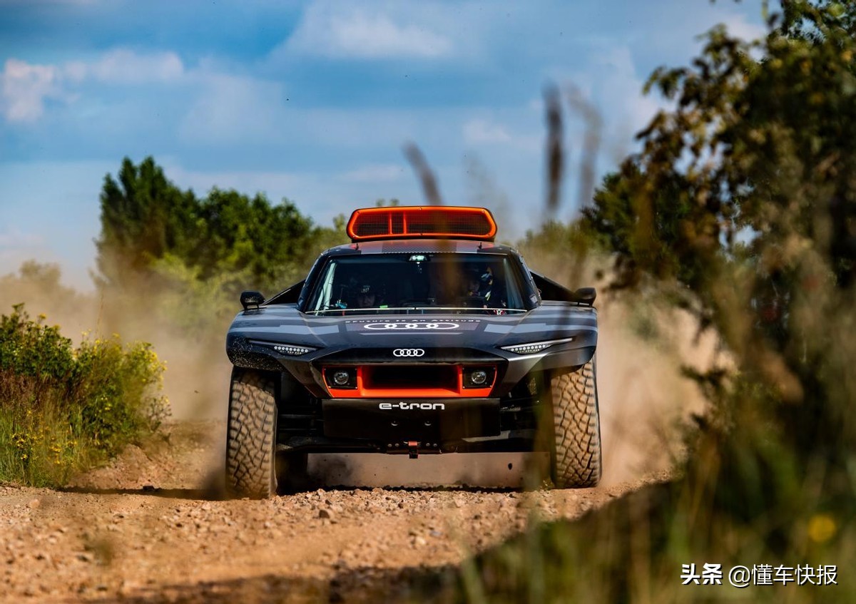 达喀尔拉力赛三轮摩托,奥迪达喀尔电动赛车三视图