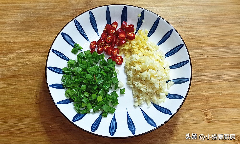 鱼肉怎样炒好吃还简单,普通鱼肉怎样炒好吃还简单