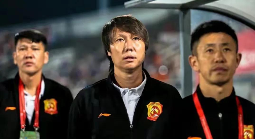 李霄鹏鲁能有多弱,李霄鹏带队为啥能输越南