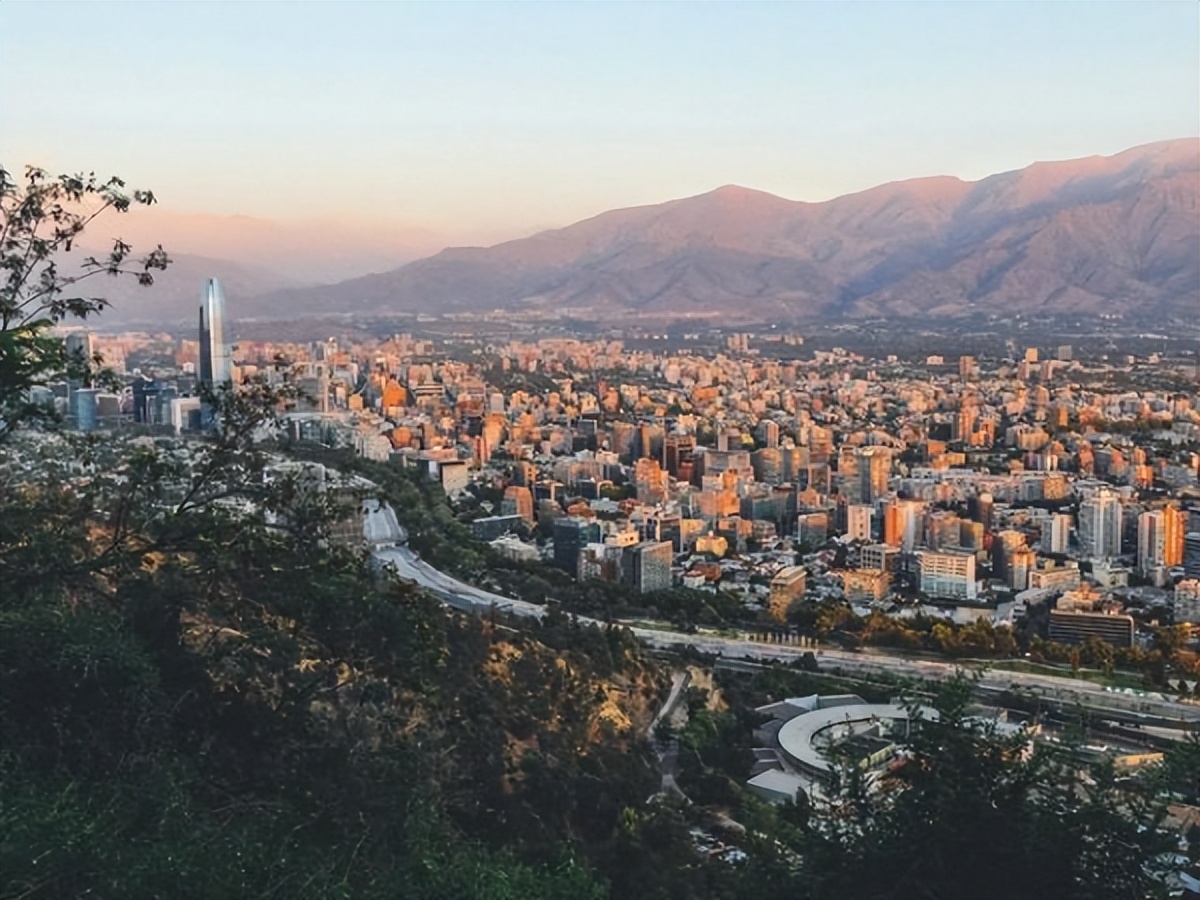 道德胜利到“胜利之国”——简析军事独裁时足球如何引发国家认同