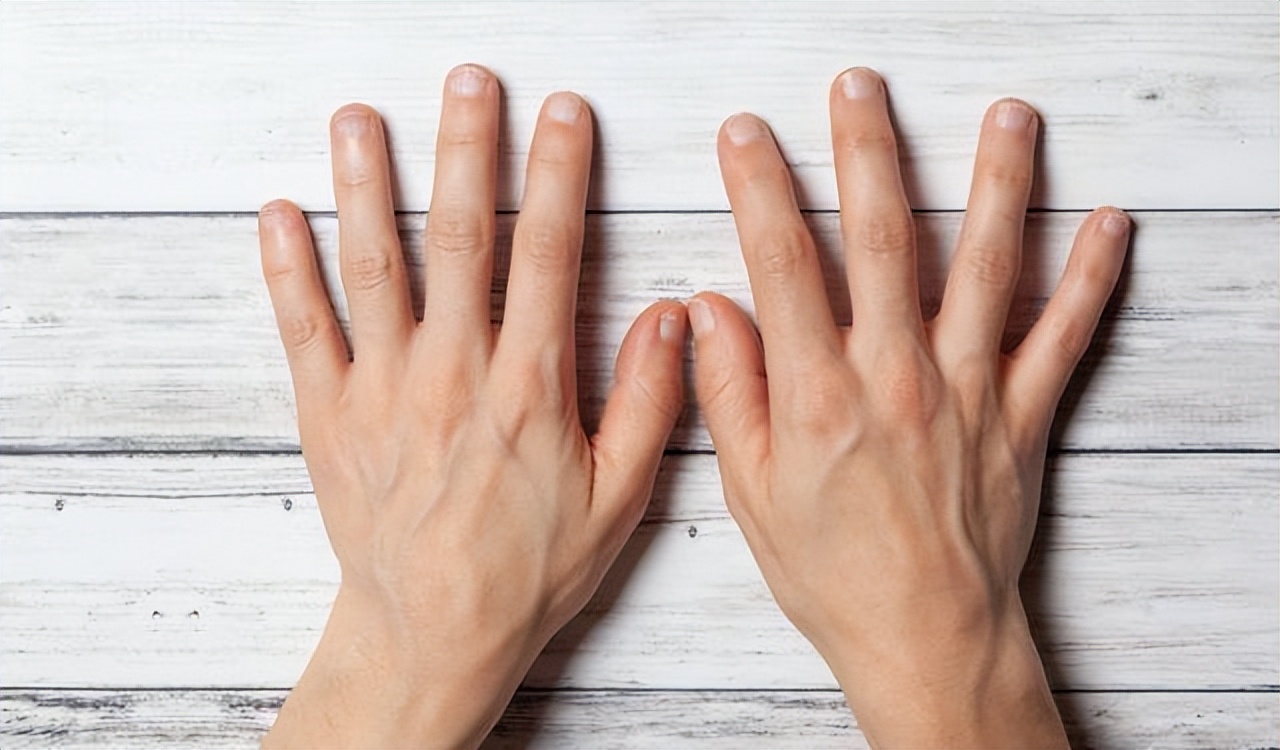 高血压时血管会产生如何的变化,高血压会引起手指甲的什么变化