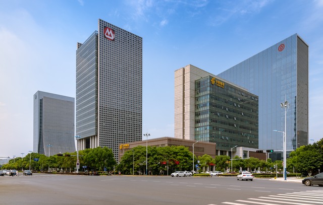 “*特中**估”行情下，要“坐稳扶好”，不要轻易“下车”！