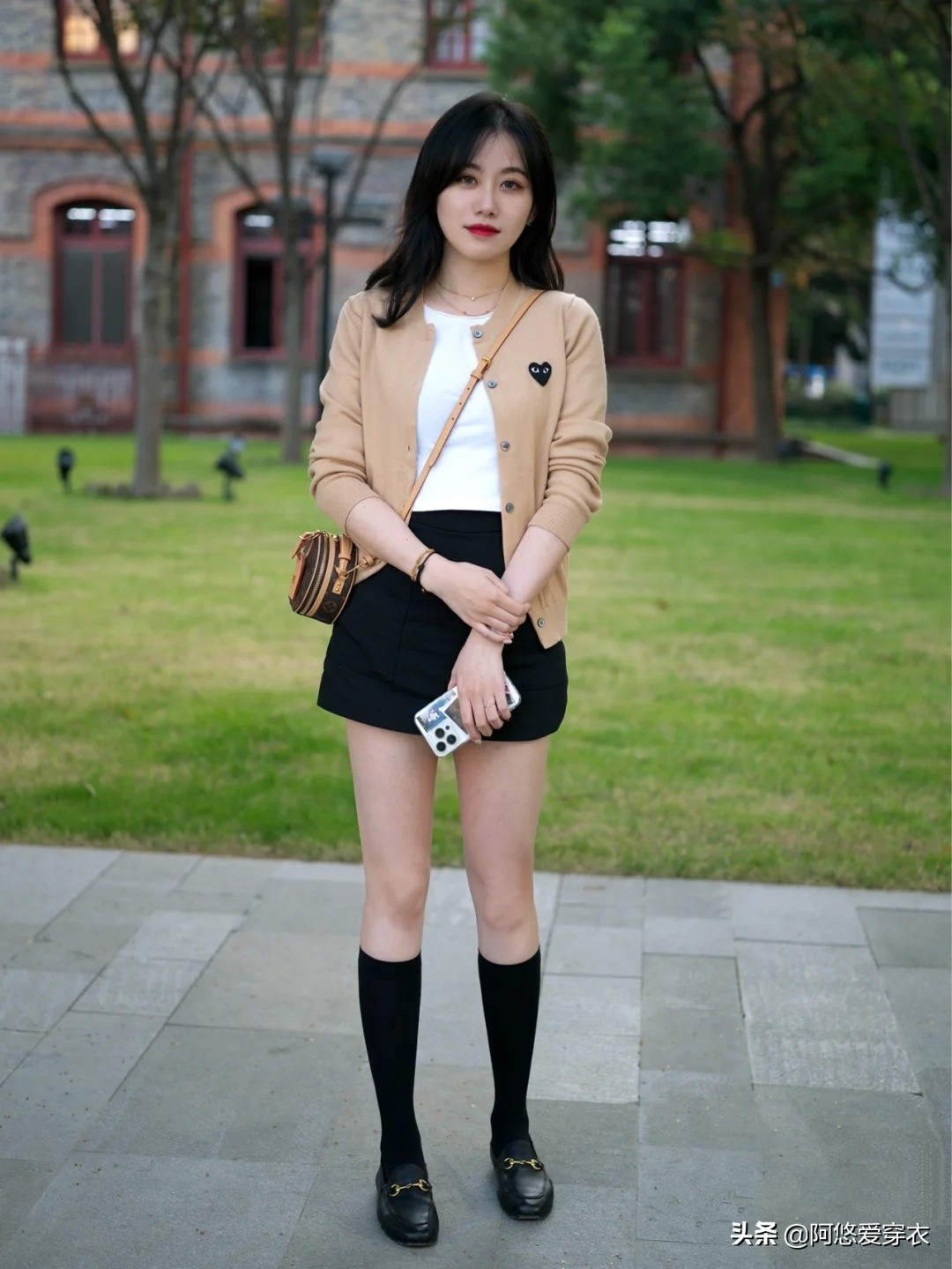 穿开衫配什么内搭好看,穿开衫内搭t恤衫