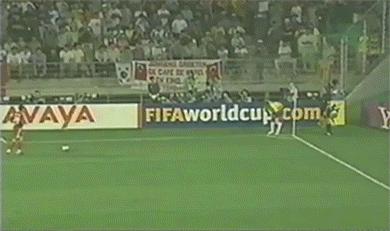 绝对巨星里瓦尔多全集,里瓦尔多罗圈腿